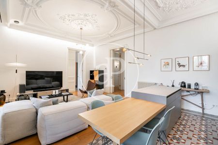 Apartment for Rent on Ausiàs Marc Street, Barcelona - Photo 2