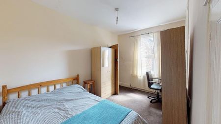 4 bedroom terraced house to rent - Photo 5