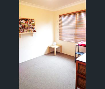 FAMILY HOME LOCATED IN CUL-DE-SAC - Photo 3