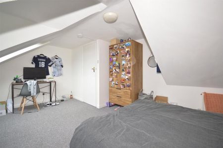 4 bedroom end of terrace house to rent - Photo 5