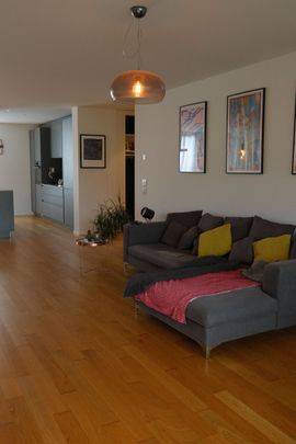 APPARTEMENT DE 3 PIÈCES À ZURICH, MEUBLÉ, TEMPORAIRE - Photo 1