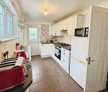 2 bedroom semi-detached house to rent - Photo 6