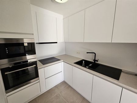 Volledig gerenoveerd appartement - Foto 2