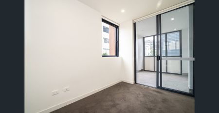 Modern Apartment with Winter Garden - Photo 3