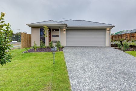 13 Merino Street, Park Ridge QLD 4125 - House For Rent | Domain - Photo 5