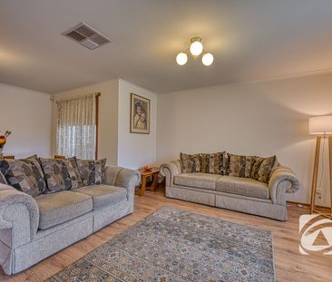 GEM IN TIMBARRA ESTATE - Photo 2