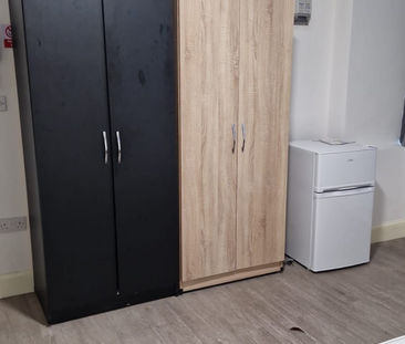 Studio to rent - Photo 1