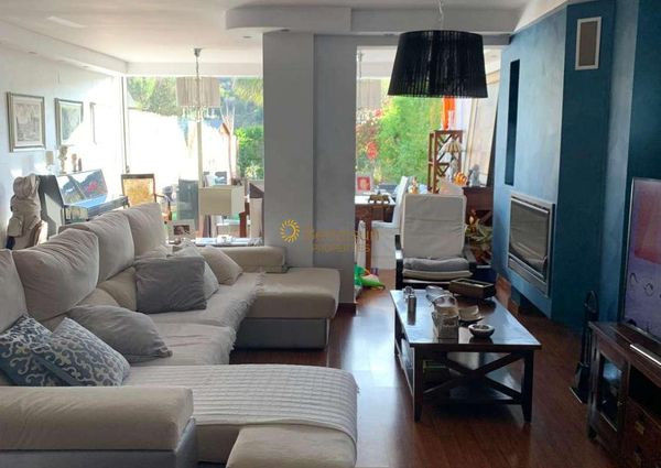 For rent for HALF SEASON from now until 30/06/2024 and from 15.09.24-30.6.25 Stunning semi-detached house in residential area in Benalmadena .