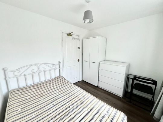 1 bedroom Flat To Let - Photo 1