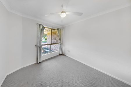 For Lease: Spacious Family Living with Modern Comfort in Prime Runcorn Location! - Photo 4