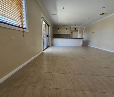 32 Cutler Crescent - Photo 2