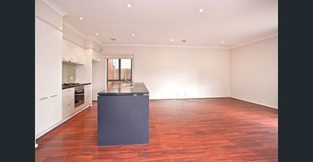 Spacious Family Living & Fantastic Location - Photo 3