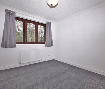 4 bedroom detached house to rent - Photo 4