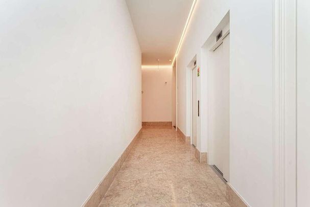 1 Bedroom Apartment with parking, Avenida da Liberdade, Lisboa - Photo 1