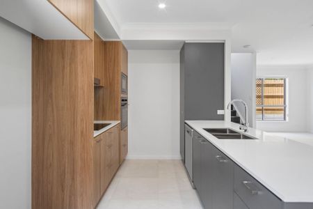 Stunning Brand-New Family Home in Browns Plains – Now Available for Lease! - Photo 3