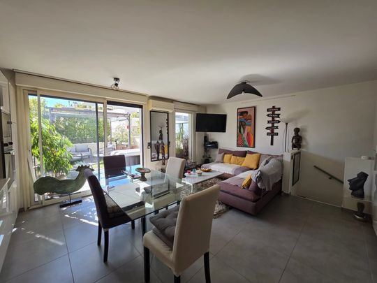 Location Appartement 2 pièces 57m² MARSEILLE 10ème - Photo 1
