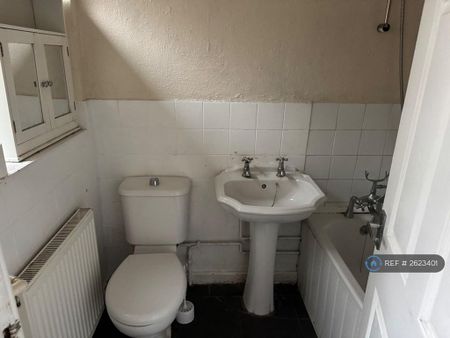 3 bedroom terraced house to rent - Photo 5