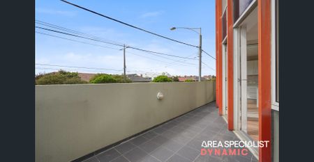 Unique Loft-Style Living with Space, Sunlight and Style in the Heart of Preston - Photo 5
