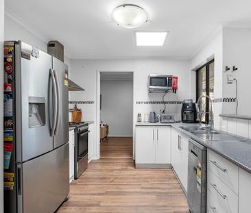 Four bedroom home - Photo 5