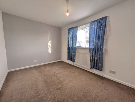 3 bed terraced house to rent in Ainsworth Way, Ormesby, TS7 - Photo 2