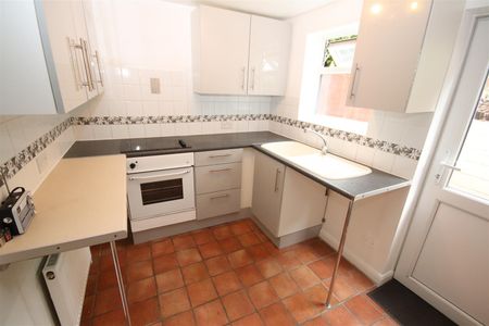 1 bedroom Terraced House to let - Photo 5