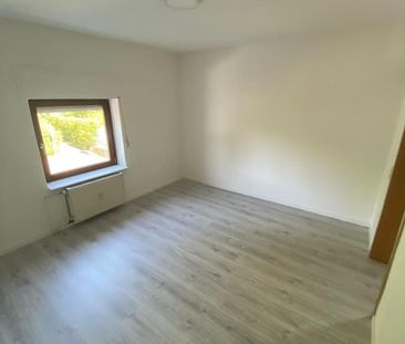 Maisonette-Wohnung mit EBK & Garten in St. Augustin-Birlinghoven - Photo 1