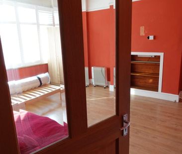 1 bedroom in a house share to rent - Photo 6