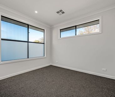 Near New 3 Bedroom 2 Bathroom Townhouse Moments From The Beach! - Photo 4