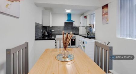 5 bedroom terraced house to rent - Photo 3