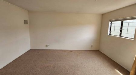 Hawera, 4 bedrooms - Photo 3