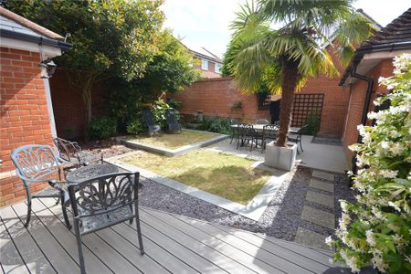 4 bedroom link detached house to rent - Photo 2