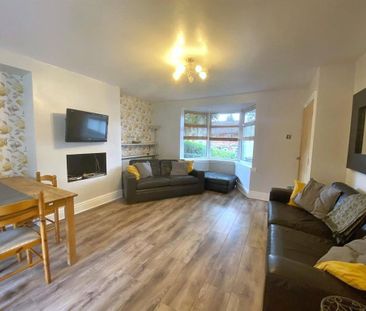 6 bedroom end of terrace house to rent - Photo 1