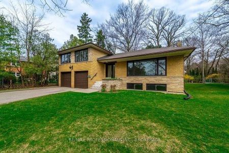 For Lease - 22 Fabian Place, Toronto, Ontario - Photo 4