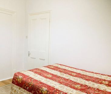 Room in a Shared House, Victoria Way, SE7 - Photo 2