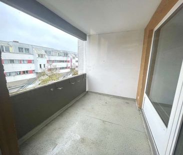 3-Zimmer Wohnung in Berlin Reinickendorf mit Balkon f&uuml;r Renovi... - Photo 6