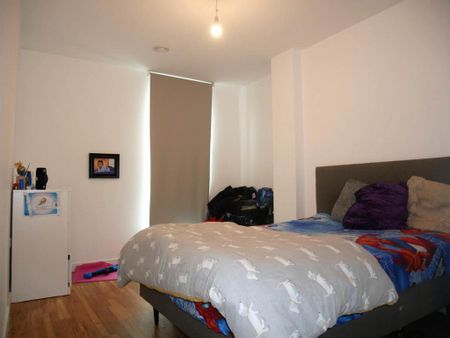 2 bedroom flat to rent - Photo 3