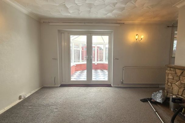 Broomfield, Guildford - 3 bedrooms Property for lettings - Seymours - Photo 1