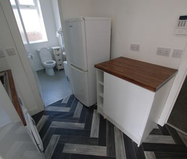 Glen Avenue, Swinton, Manchester - Photo 3