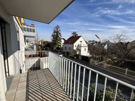 RIVOLO 23: Geräumige 2-Zimmer-Wohnung mit Balkon nahe Erlaaer Straße - in 1230 Wien zu mieten - Photo 2