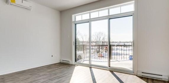 1792 Rue Schyer (Gatineau) Grand Logement 2 Chambres Secteur De L'aéroport - Photo 2