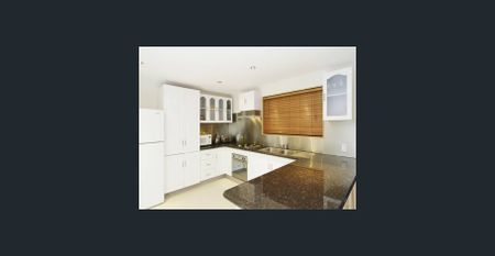 EFFORTLESS LIVING, PERFECTLY POSITIONED - Photo 5