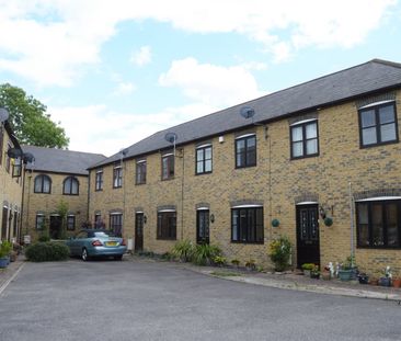 Cottage to rent - Arabin Road, London, SE4 - Photo 1