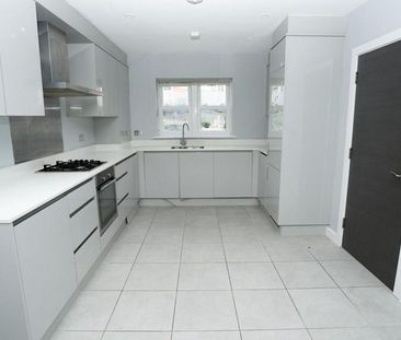 4 bedroom terraced house to rent - Photo 5
