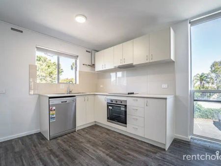 “Apartment in leafy suburb!!” - Photo 5
