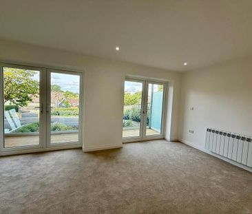 2 bedroom block of apartments to rent - Photo 6