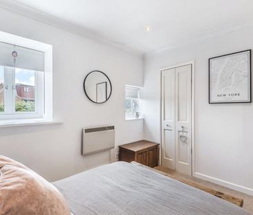 Devoil Close, Guildford, Surrey, GU4 - Photo 3