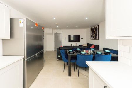 6 bedroom house to rent - Photo 2