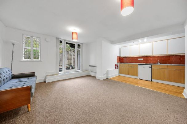 1 bedroom flat to rent - Photo 1