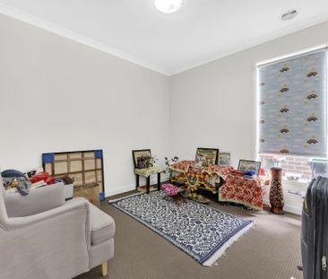 Stylish Craigieburn Home Offering Comfort & Convenience - Photo 4