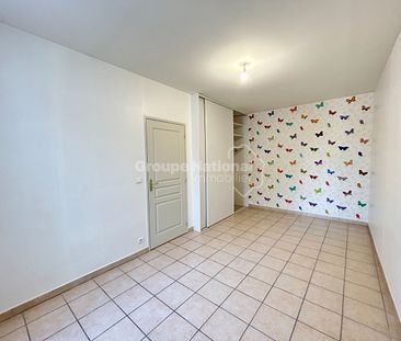 A louer à Orange appartement 2 chambres de 85 m2 avec extérieur, - Photo 1